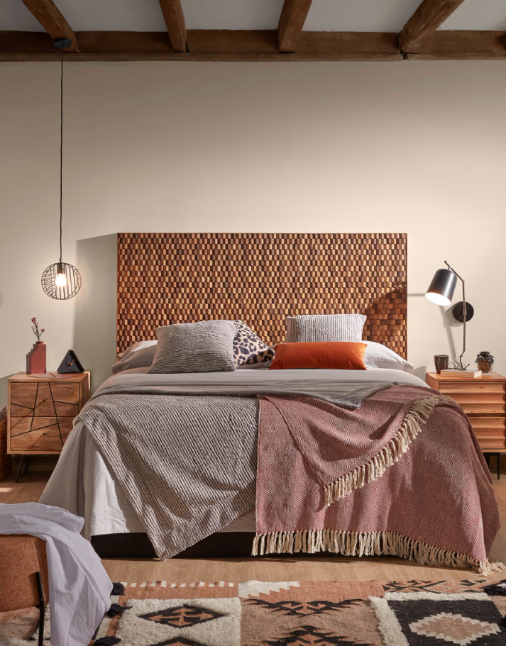Pryia Wall Lamp