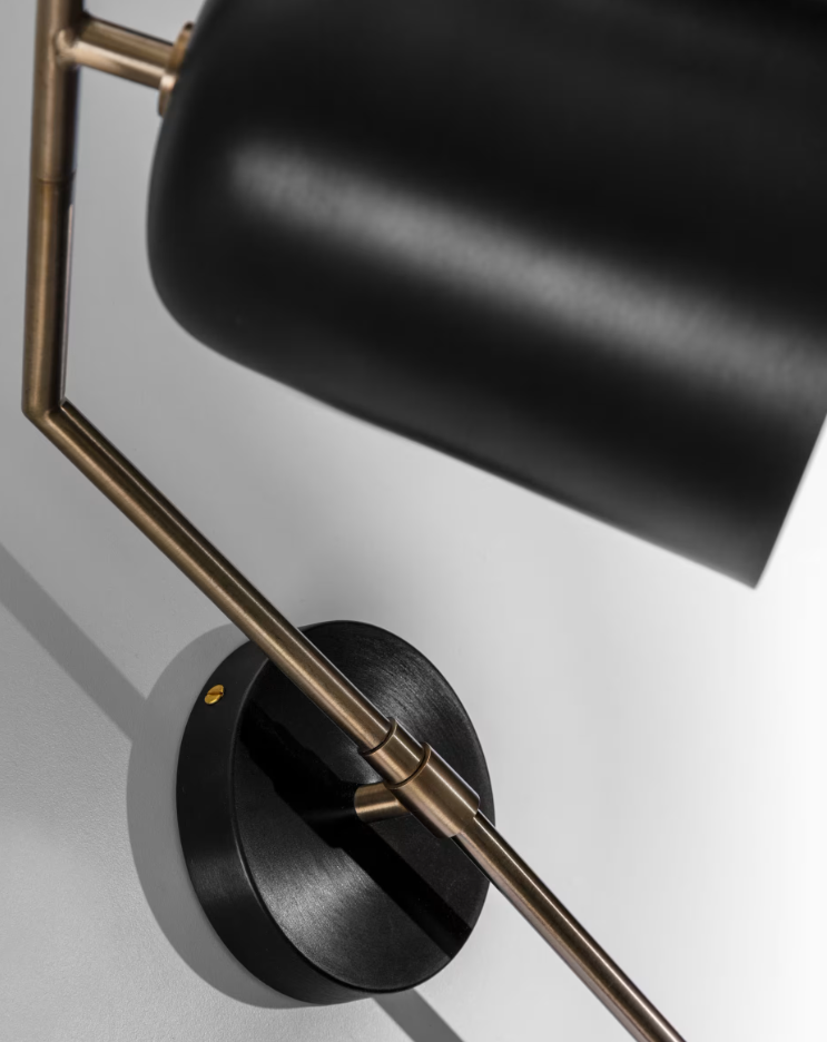 Pryia Wall Lamp