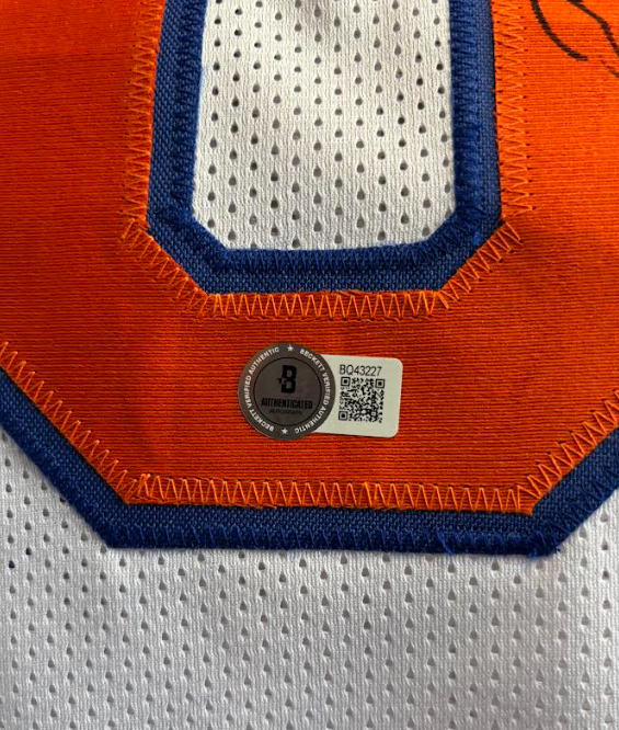 NBA New York Knicks Donte Divincenzo Signed Jersey with COA