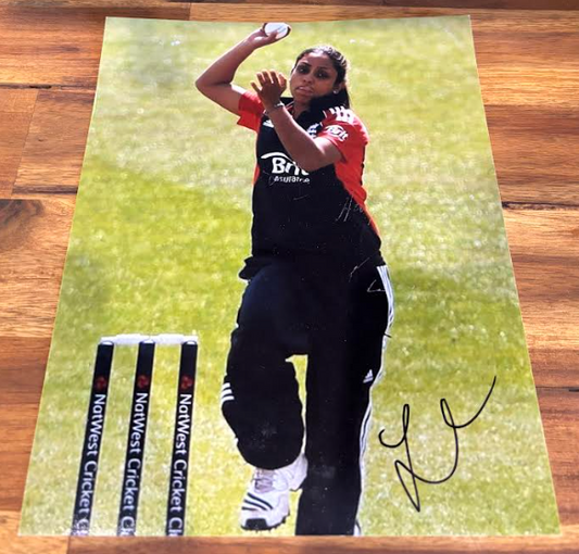 Isa Guha Signed Photo with COA